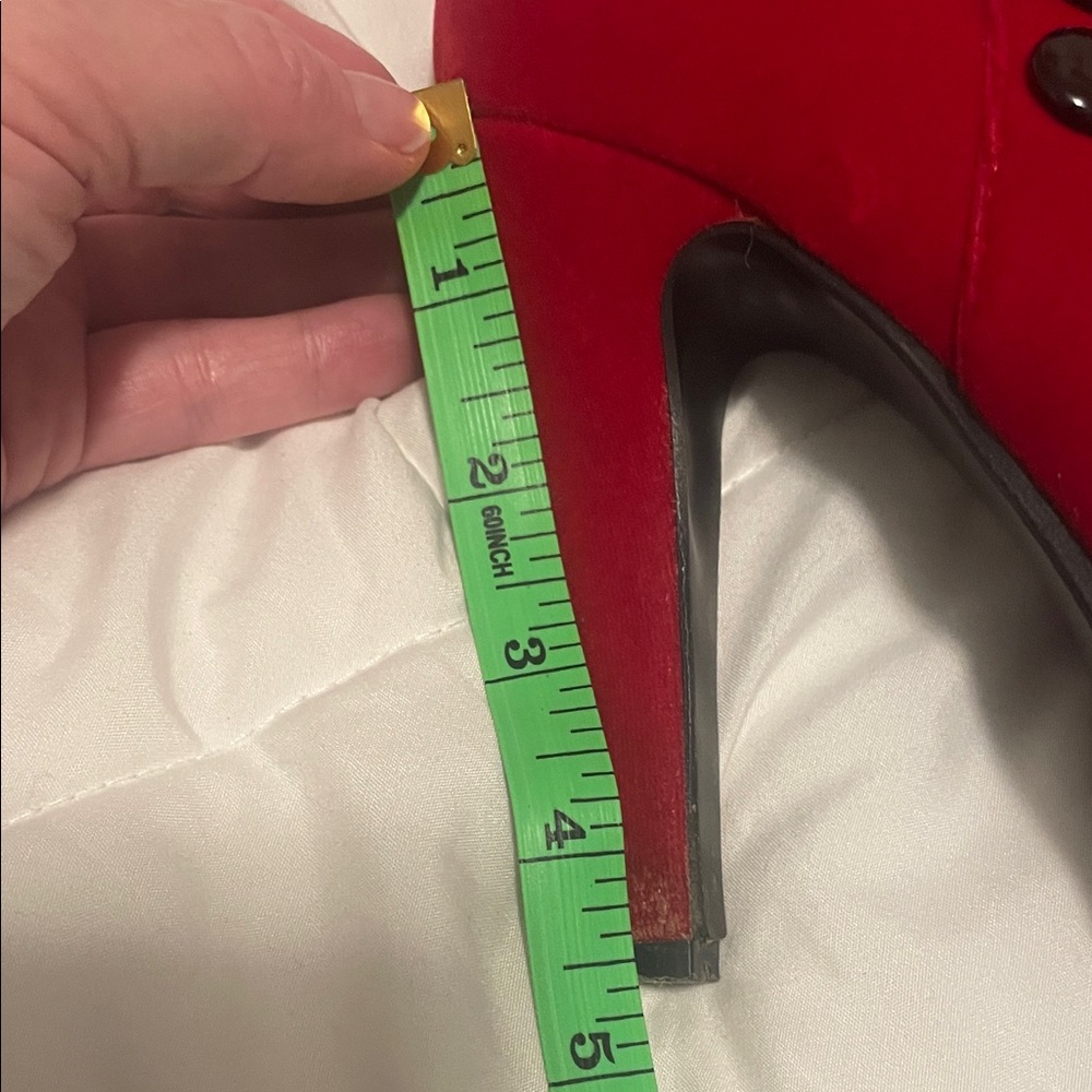 Elegant Red Buttoned Ankle Boots - Picture 2 of 4